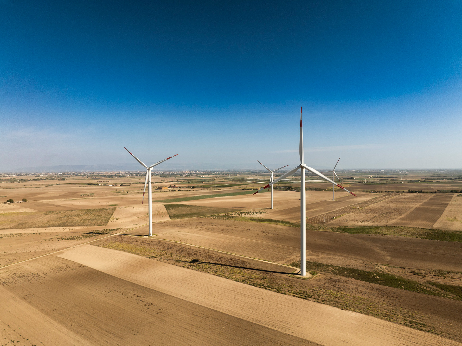 Impianto produzione energia verde eolica rinnovabile di Ponte Albanito
