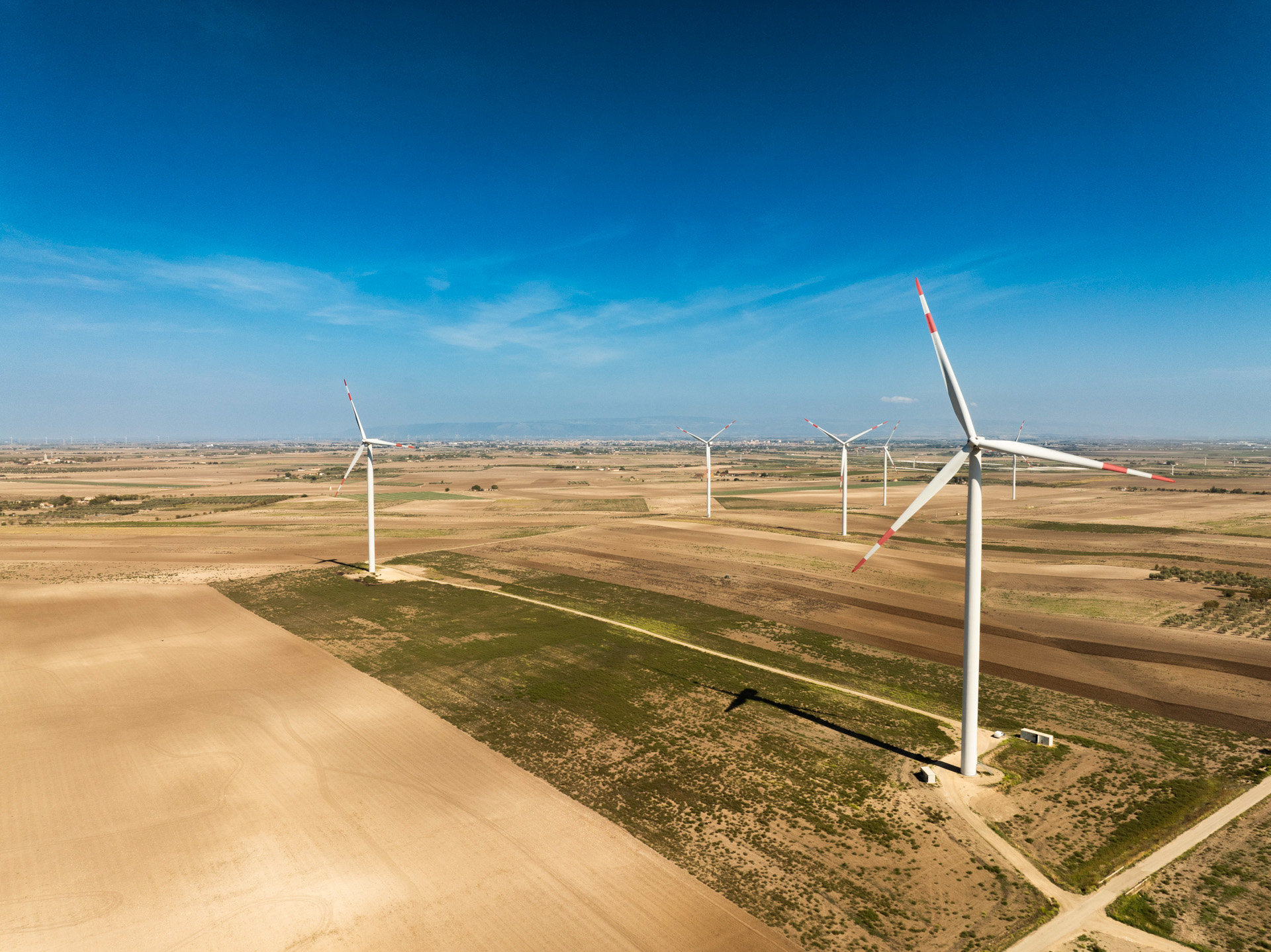 Impianto produzione energia verde eolica rinnovabile di Ponte Albanito